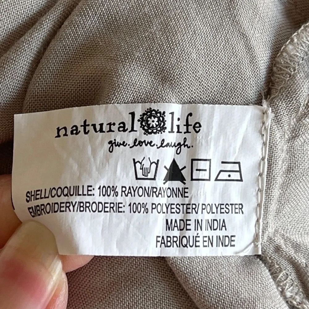 Natural Life hannah smocked floral embroidered romper Size‎ M